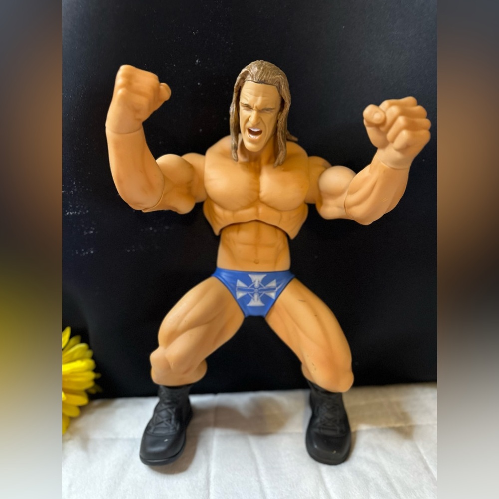 2005 WWE Ring Giants “Triple H” Pose-able Action Figure